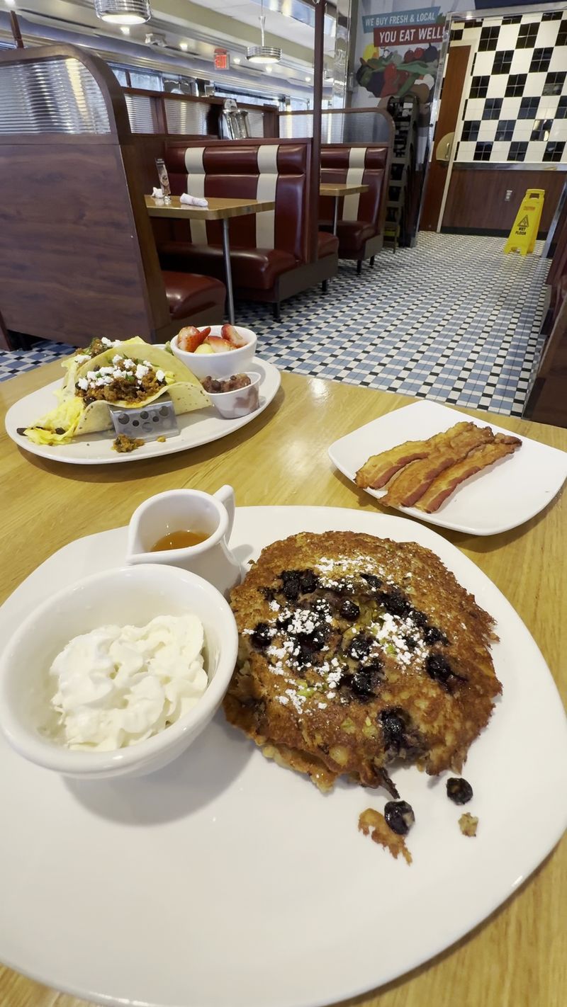 Breakfast That Draws A Crowd Breakfast That Draws A Crowd