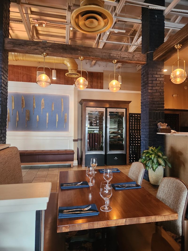 Brunch That Draws Big Crowds and Bigger Tables Brunch That Draws Big Crowds and Bigger Tables