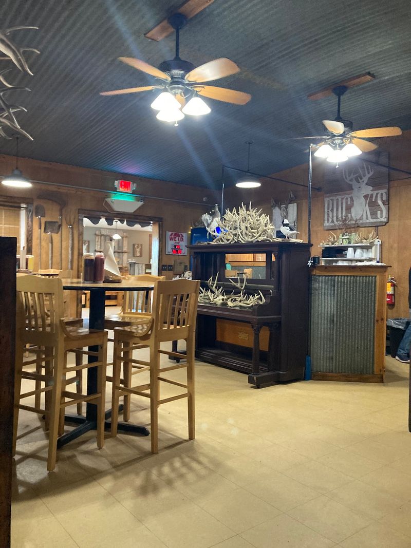 Buck's BBQ and Steakhouse & RV Park, Sedan, KS
