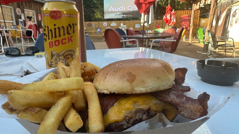Burgers, Nachos, And Casual Bites