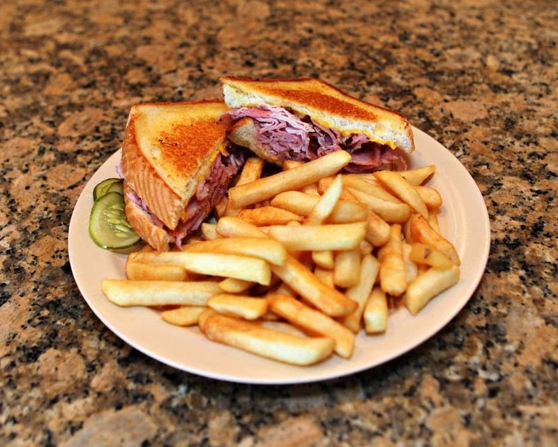 Burgers and Sandwiches Worth the Detour