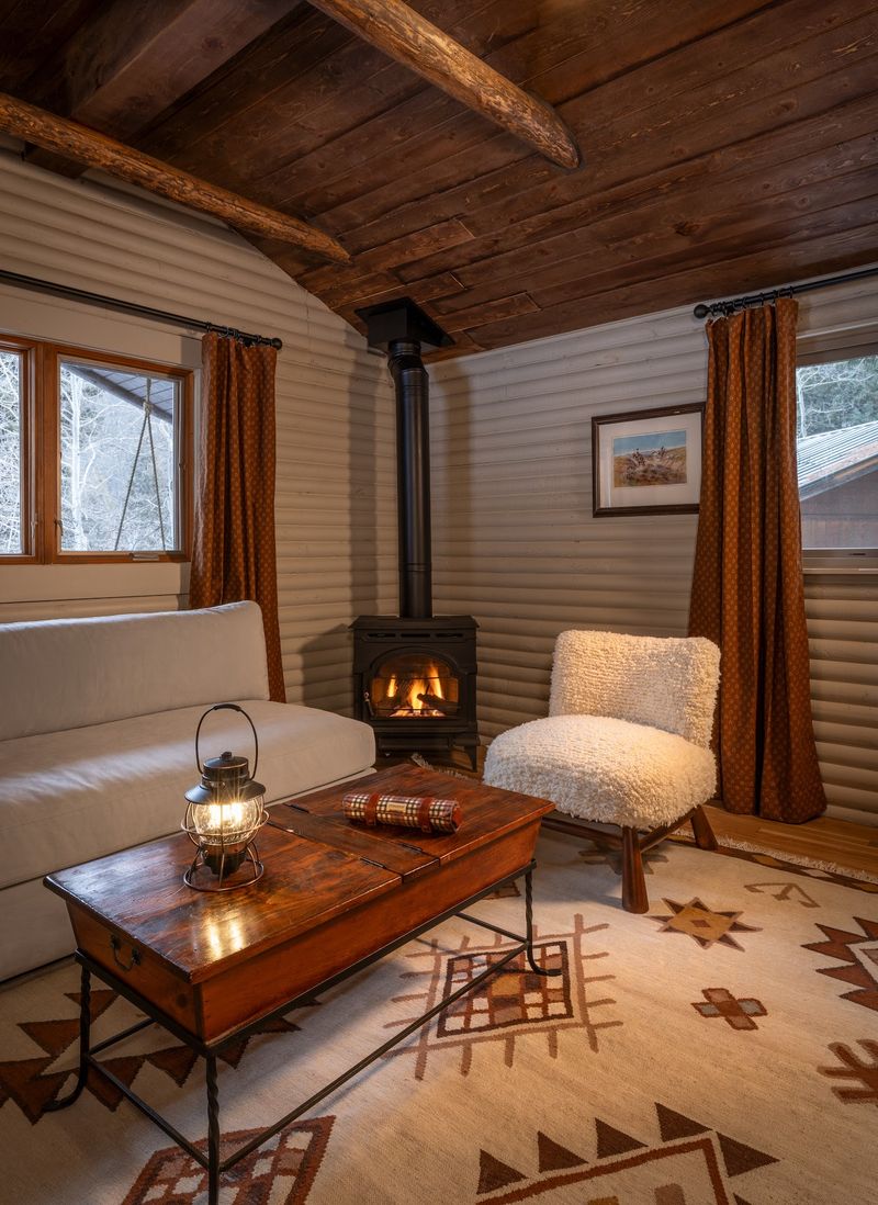 Cabins With Fireplaces and Real Quiet