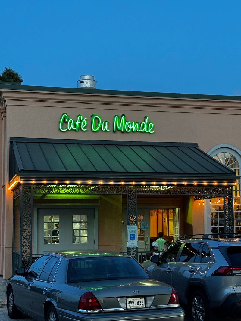Cafe Du Monde Mandeville, Mandeville, LA Cafe Du Monde Mandeville, Mandeville, LA