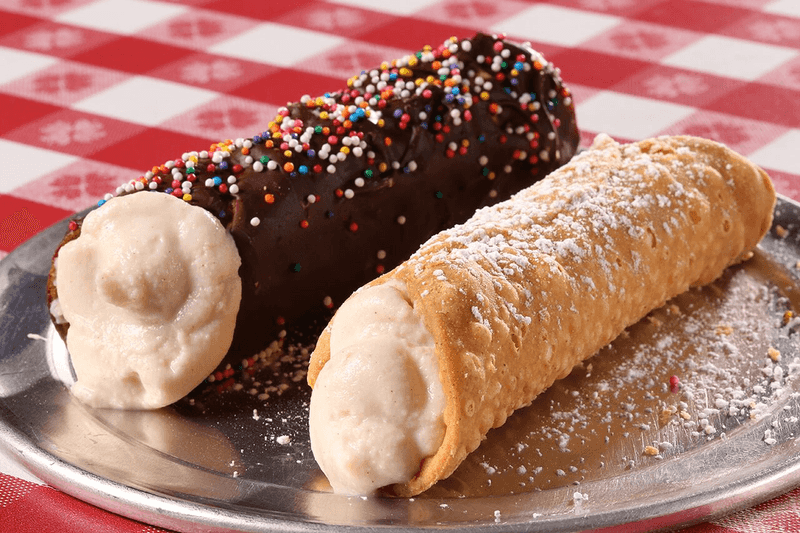 Cannoli With a Shell That Snaps