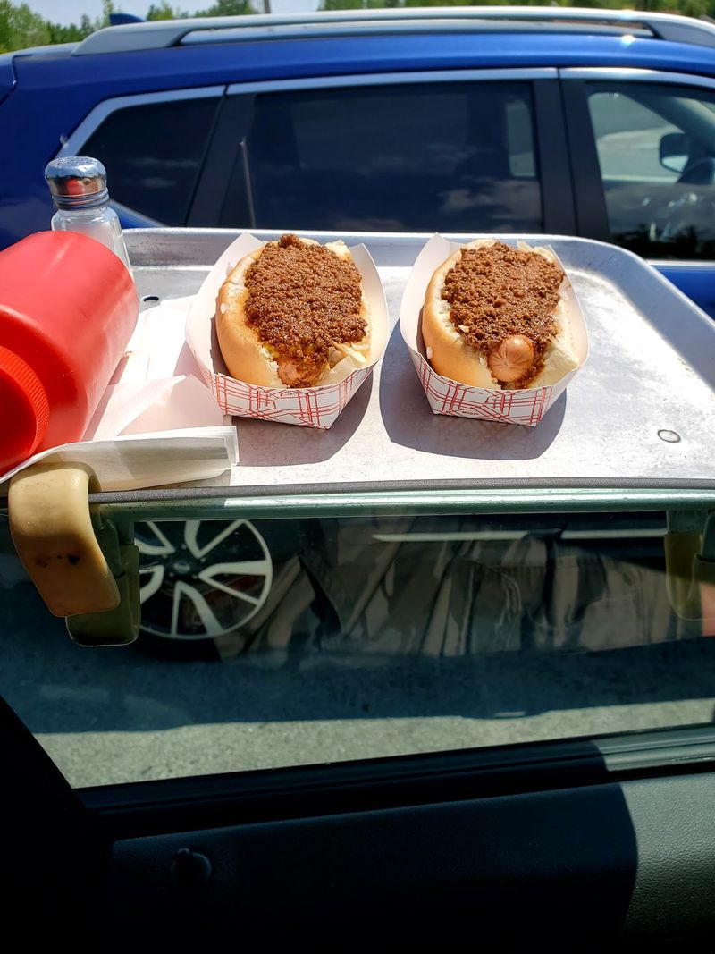 Car Hops and Window Trays Straight From the Past Car Hops and Window Trays Straight From the Past