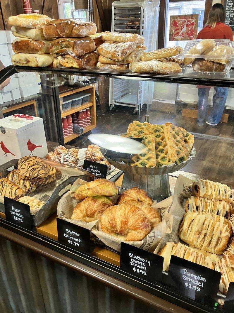 Cardinal Cakes and Coffee, Copley, OH