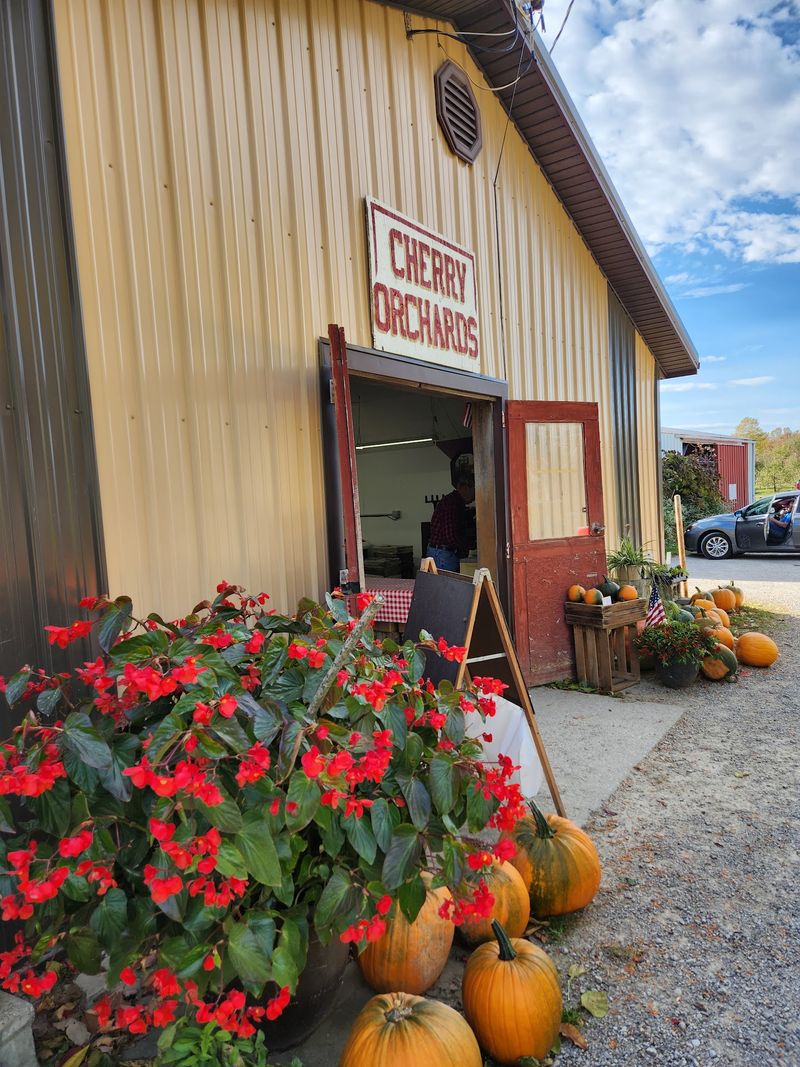 Cherry Hill Orchards, Barberton, Ohio Cherry Hill Orchards, Barberton, Ohio