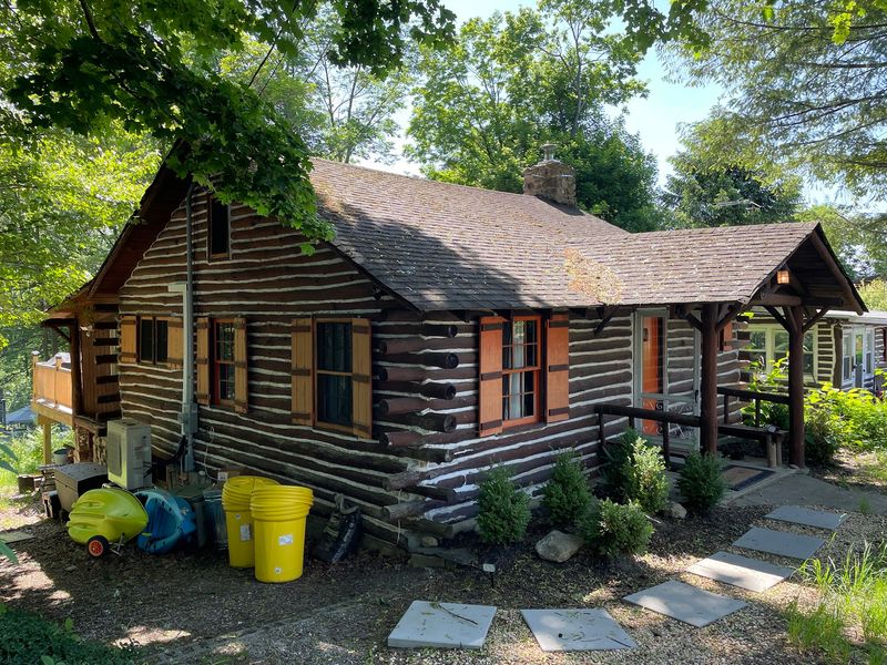 Chestnut Log Cabins From the 1930s