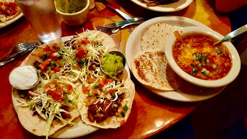 Chili And Bold Texas Fare Under The Open Sky
