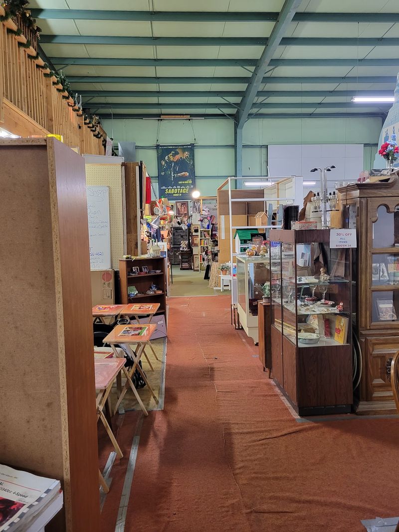 Clean Aisles And Easy Wandering