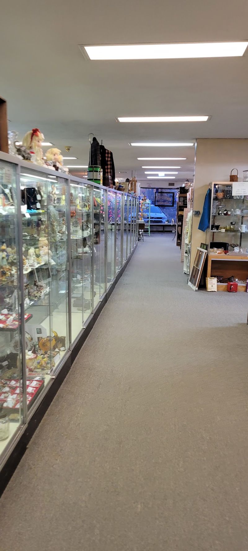 Clean, Organized, And Welcoming Displays