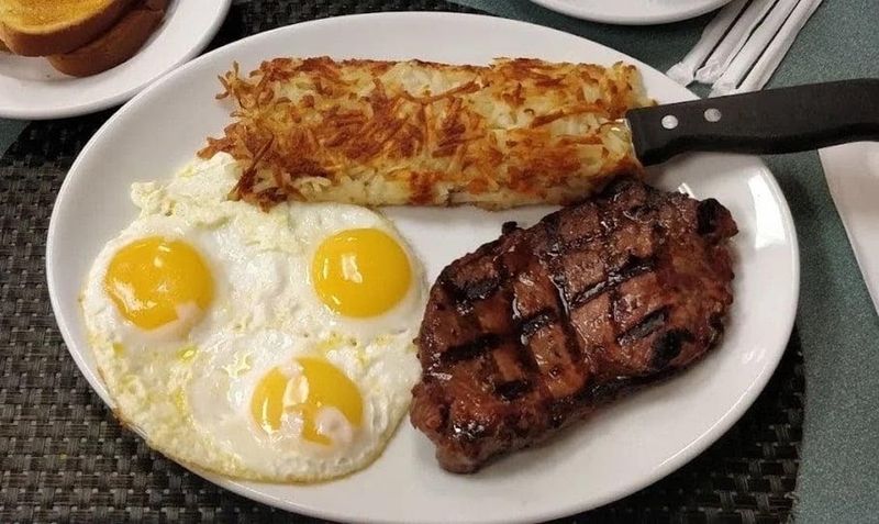 Comfort Food Sized for Serious Appetites Comfort Food Sized for Serious Appetites