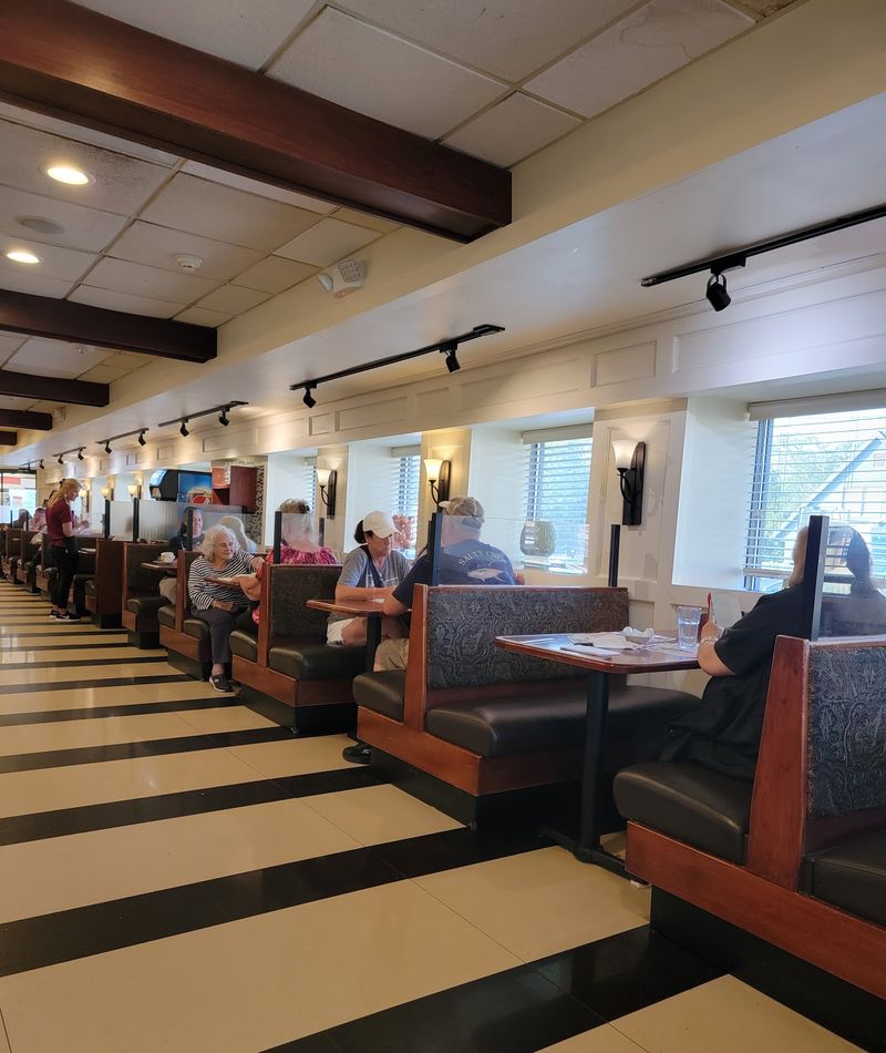 Comfy Booths And A Beach-Themed Room