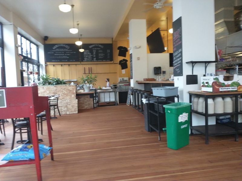 Counter Service in a Roomy Room
