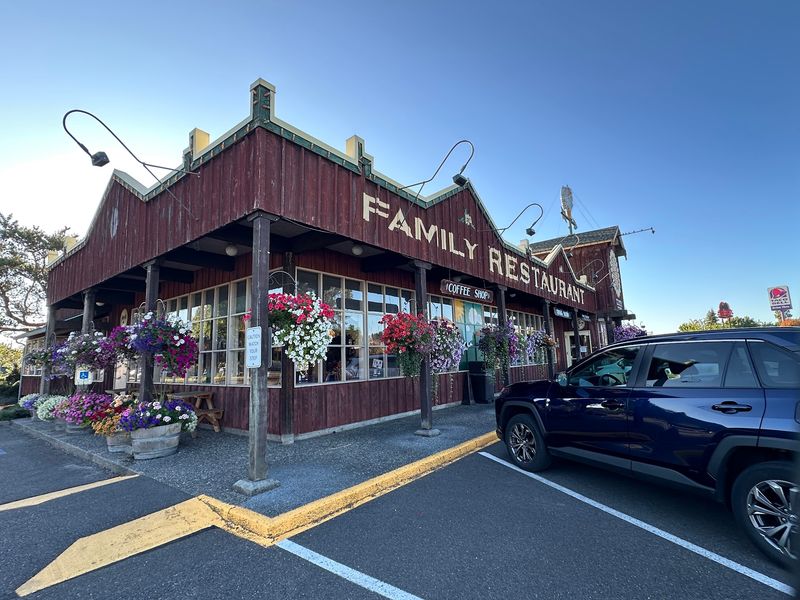 Country Cousin Restaurant, Centralia, WA