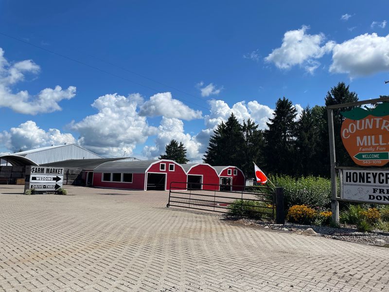 Country Mill Farms, Bakery, Orchard & Cider Mill, Charlotte, MI