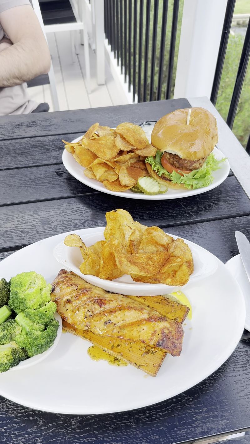 Crab Cakes That Steal the Spotlight
