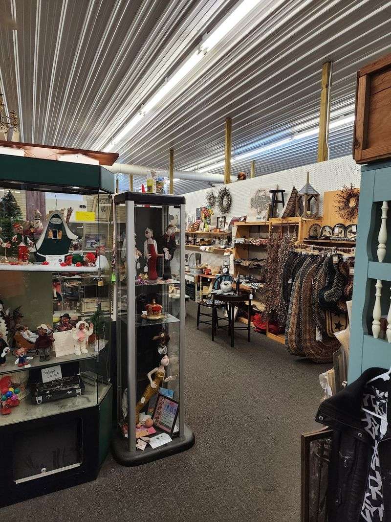 Crafts and Decor Worth a Detour