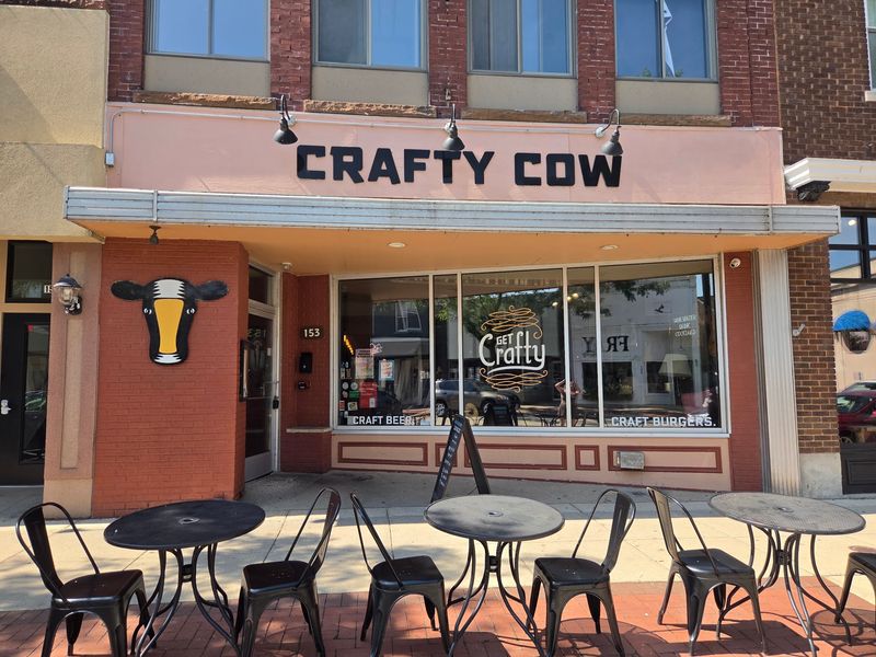 Crafty Cow - Burgers & Fried Chicken, Oconomowoc, WI