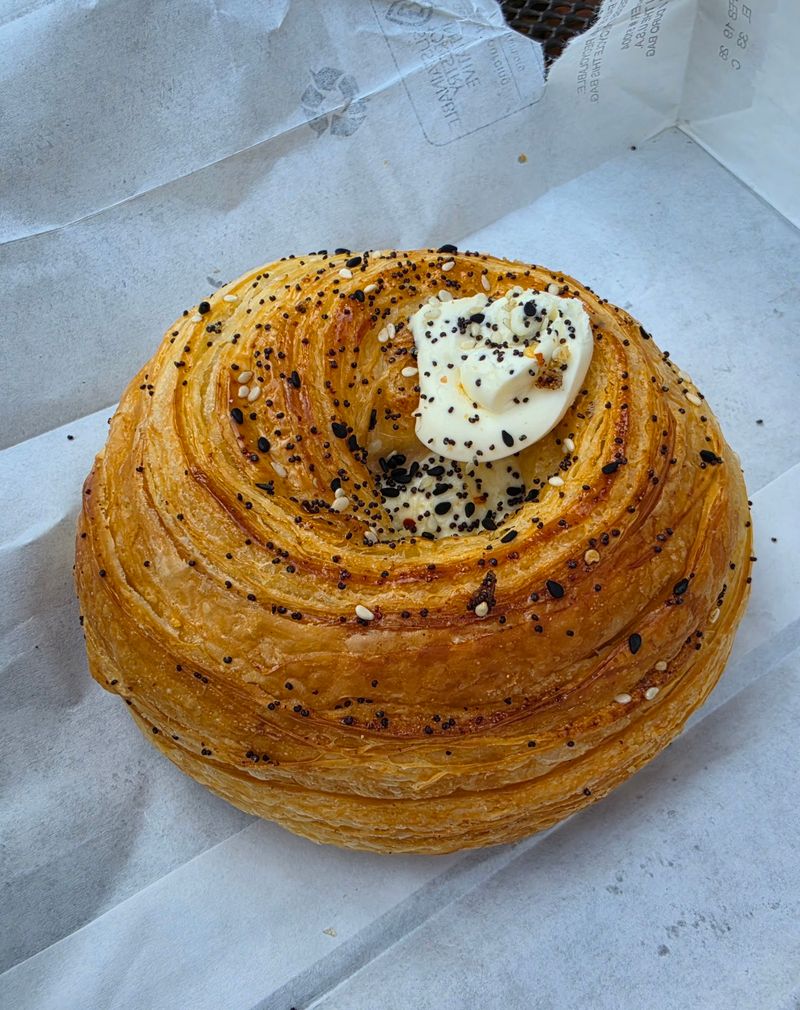 Croissants and the Famous Everknot