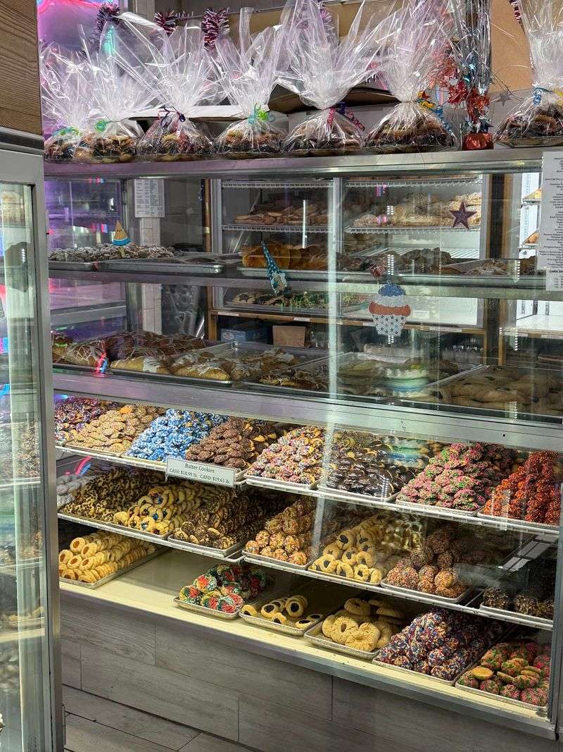 Del Ponte's Bakery, Bradley Beach, NJ Del Ponte's Bakery, Bradley Beach, NJ