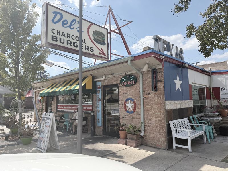 Del's Charcoal Burgers, Richardson, TX