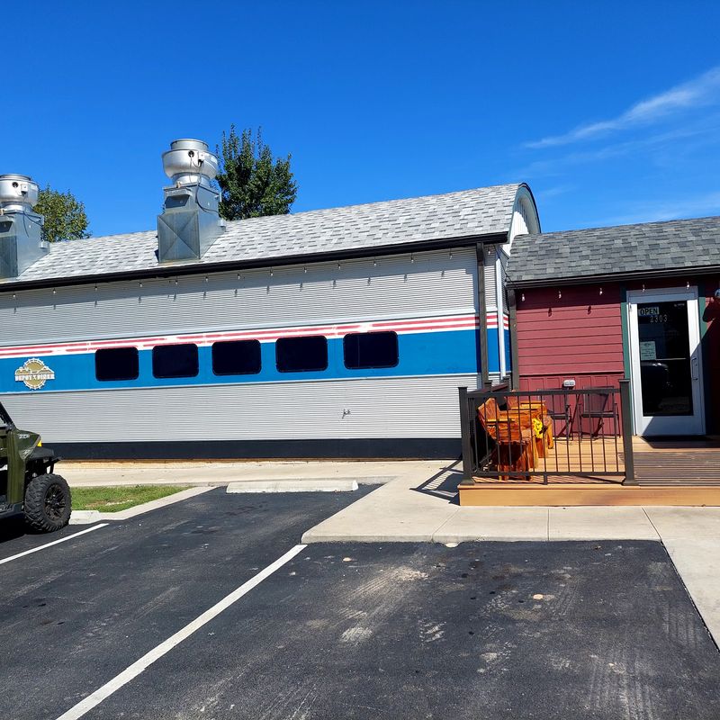 Depot Diner / Hangar at Point 25, Golden, MO