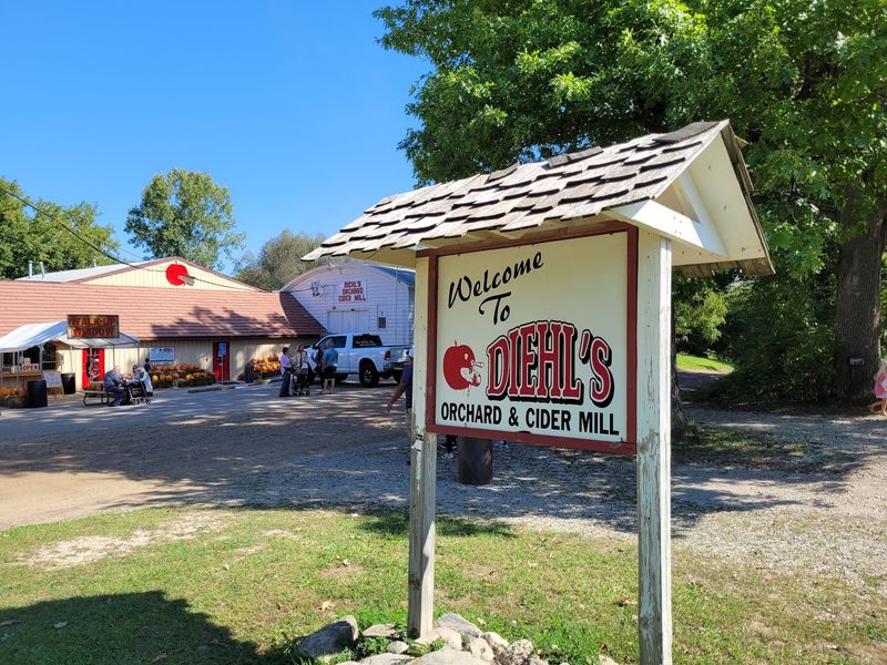 Diehl's Orchard & Cider Mill, Holly, MI
