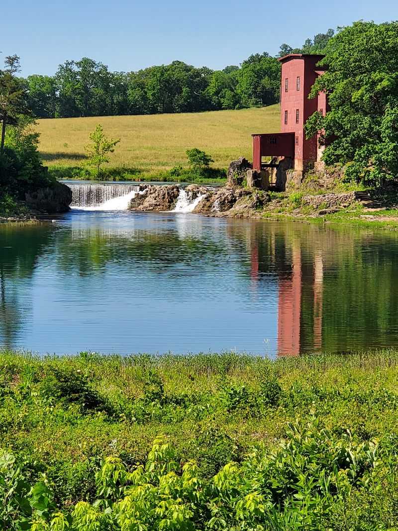 Dillard Mill State Historic Site, Davisville, MO