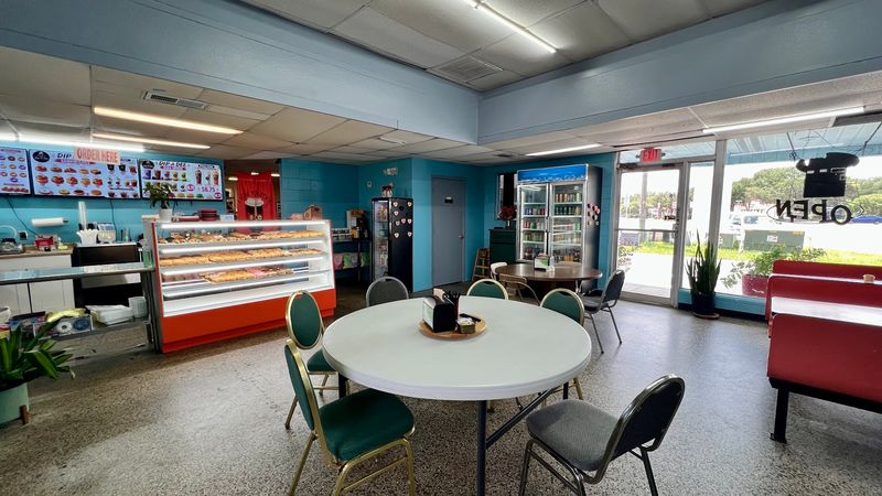 Dip-A-Dee-Donuts and More, Leesburg, FL