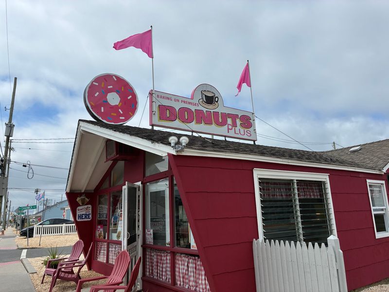 Donuts Plus, Lavallette, NJ