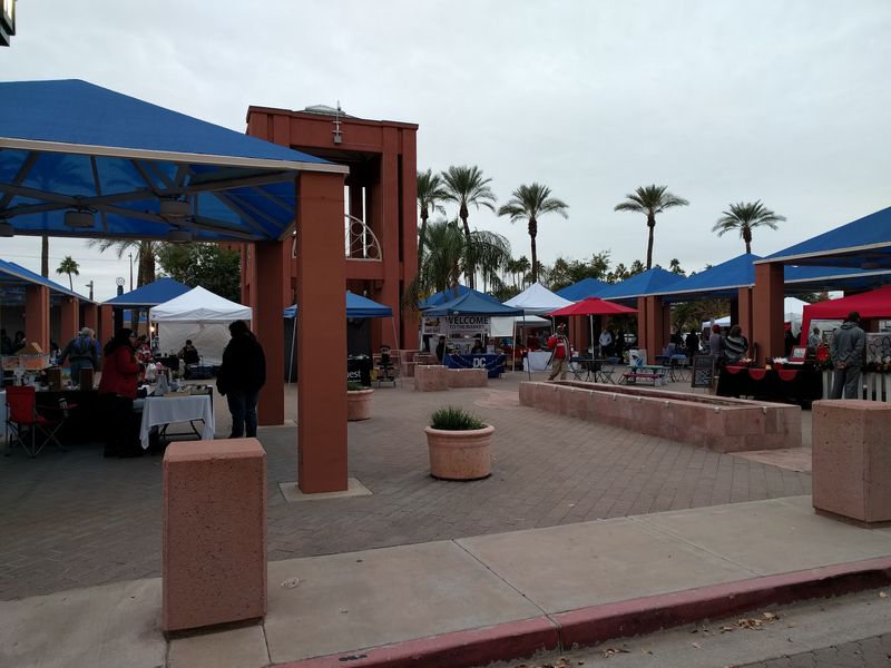Downtown Chandler Farmers Market, Chandler, AZ