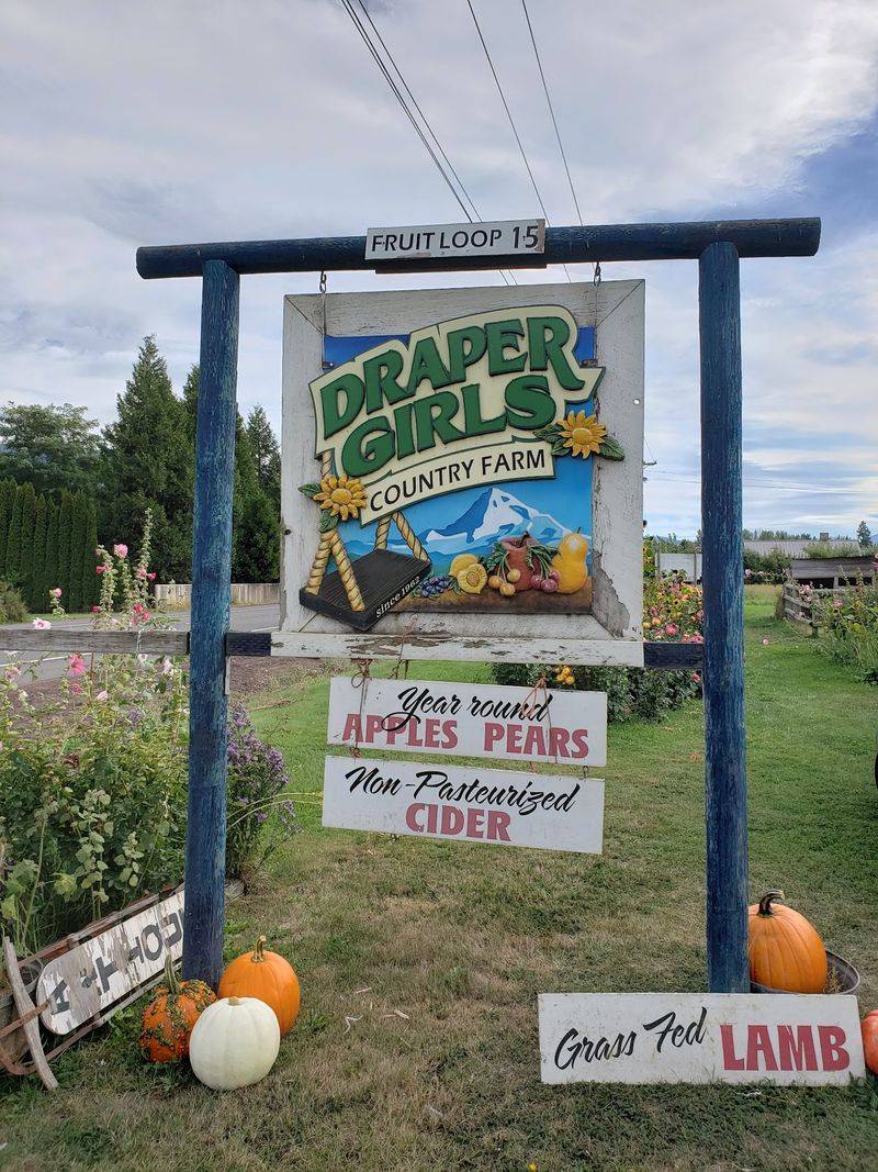 Draper Girls Country Farm, Mount Hood Parkdale, Oregon Draper Girls Country Farm, Mount Hood Parkdale, Oregon