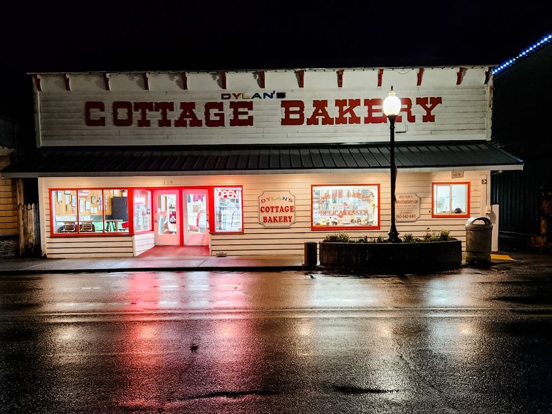 Dylan's Cottage Bakery & Delicatessen, Long Beach, WA