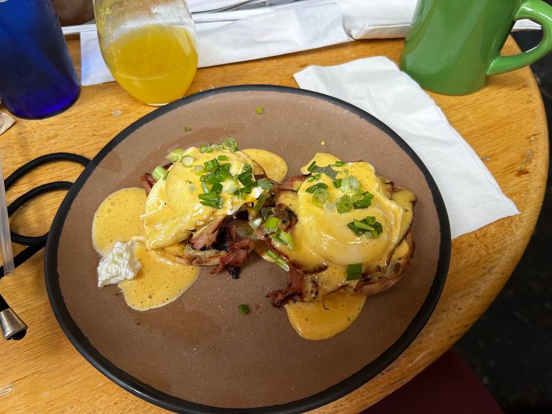 Eggs Benedict Cooked to Perfection