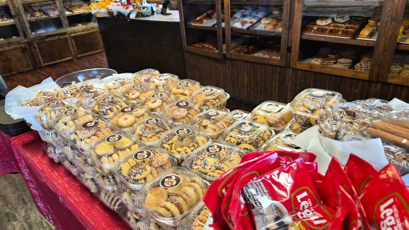 El Paisano Bakery, Wenatchee, Washington El Paisano Bakery, Wenatchee, Washington