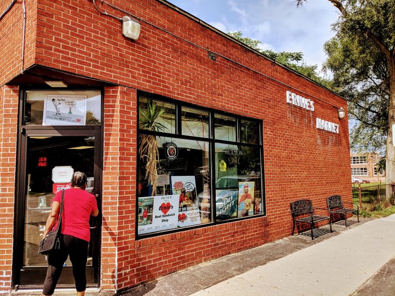 Ernie's Market, Oak Park, MI