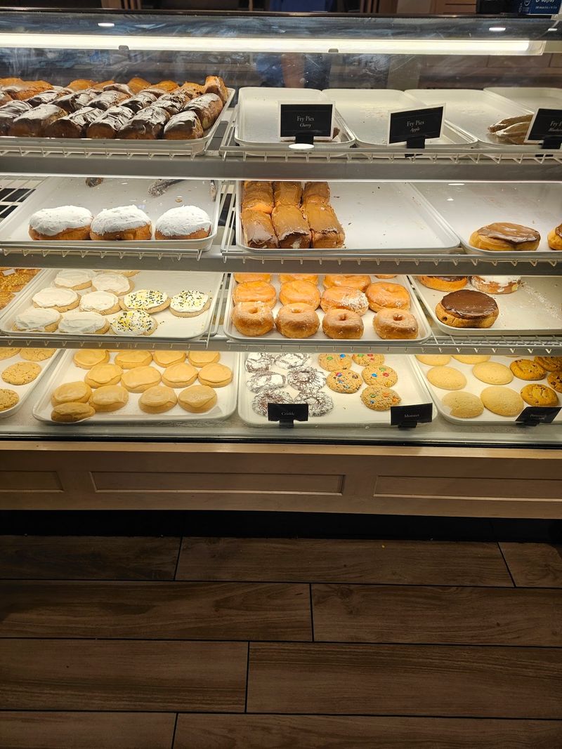 Essenhaus Bakery, Middlebury, IN Essenhaus Bakery, Middlebury, IN
