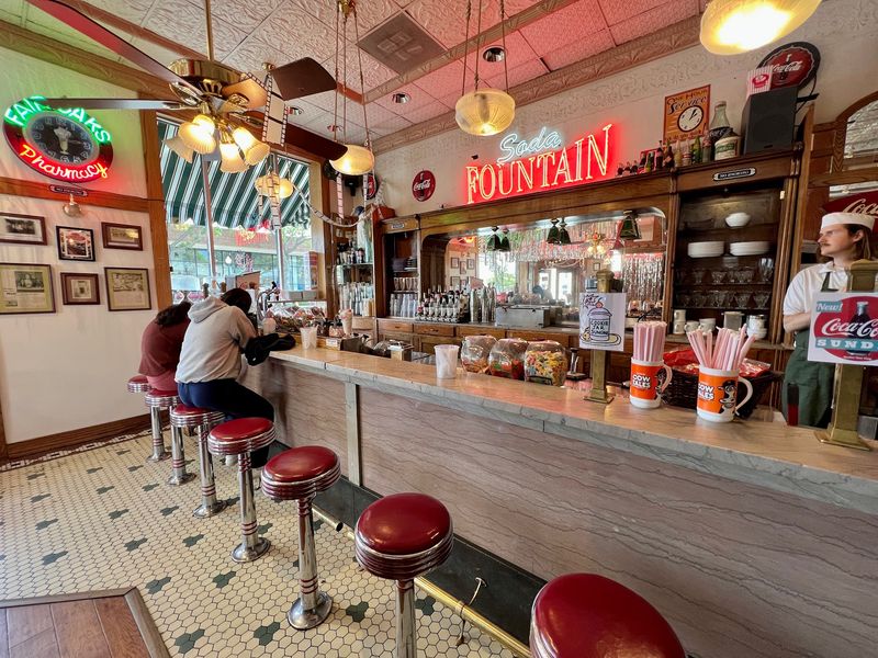 Fair Oaks Pharmacy and Soda Fountain, South Pasadena