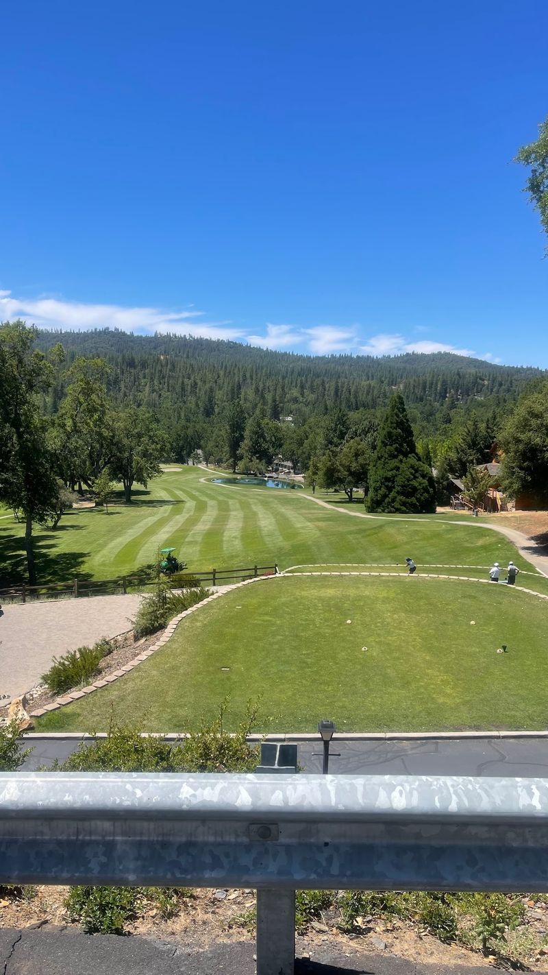 Fairways, Tennis, and a Clubhouse Grill Fairways, Tennis, and a Clubhouse Grill