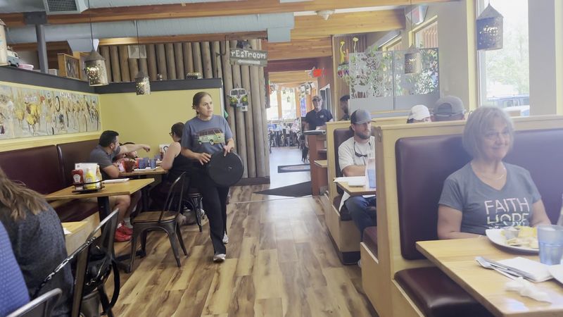 Fast Seating and Even Faster Food