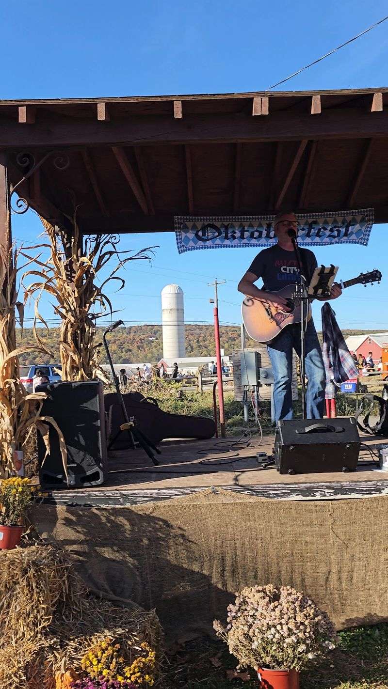 Festivals, Live Music, And Seasonal Celebrations Festivals, Live Music, And Seasonal Celebrations