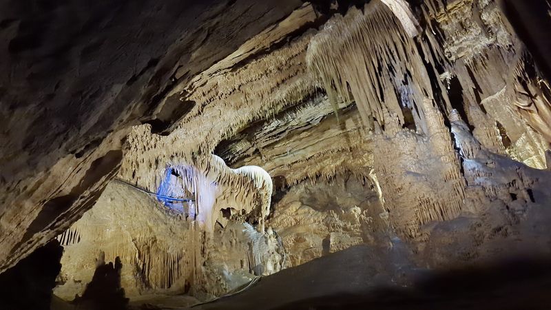 Finding the Cave Beneath Grottoes Finding the Cave Beneath Grottoes