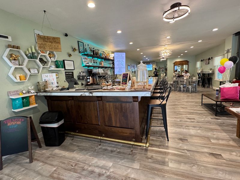 Flutter and Buzz Cafe, Genoa, NV