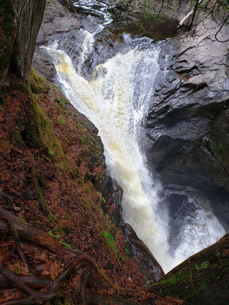 Following The Gorge Upstream Following The Gorge Upstream