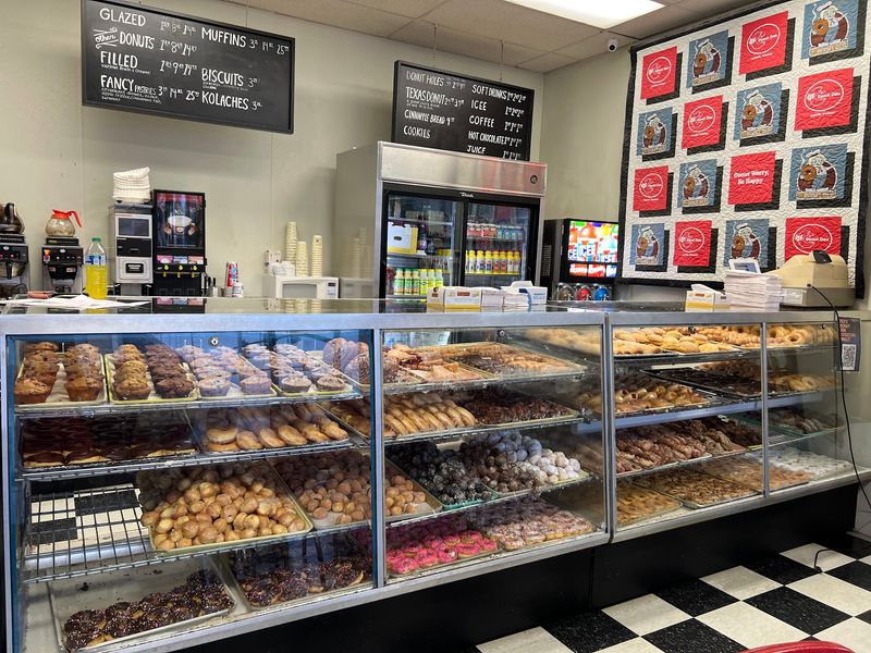 Fox's Donut Den, Nashville, TN Fox's Donut Den, Nashville, TN