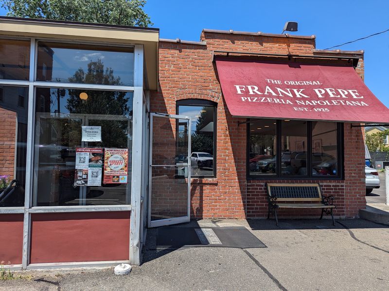 Frank Pepe Pizzeria Napoletana, New Haven, CT