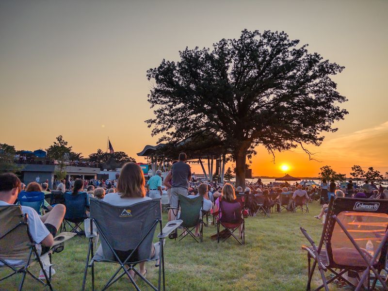 Free Concerts And Lakeside Events