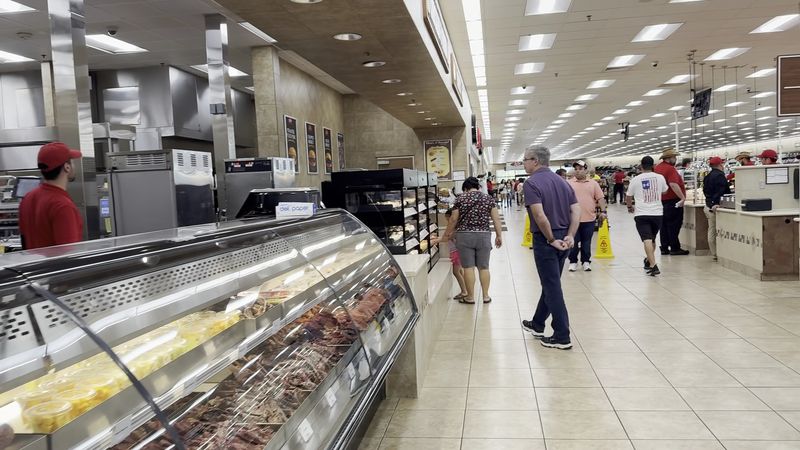 Fresh Food Counters And Made-To-Order Bites Fresh Food Counters And Made-To-Order Bites