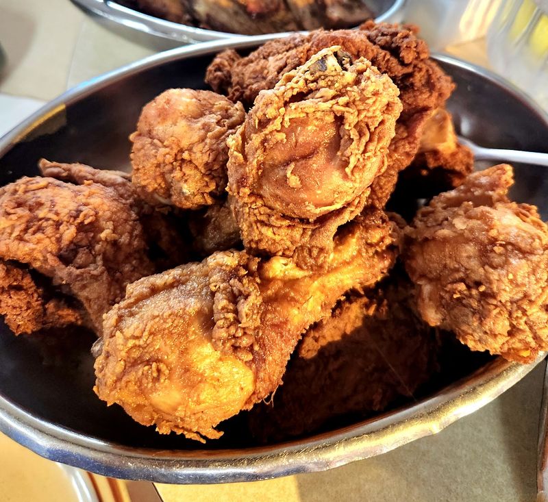 Fried Chicken, Cut the Old-School Way Fried Chicken, Cut the Old-School Way